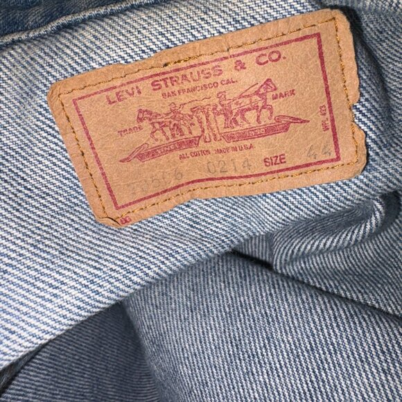 Vintage Levi's Jean Jacket Sz 44 - Picture 5 of 8